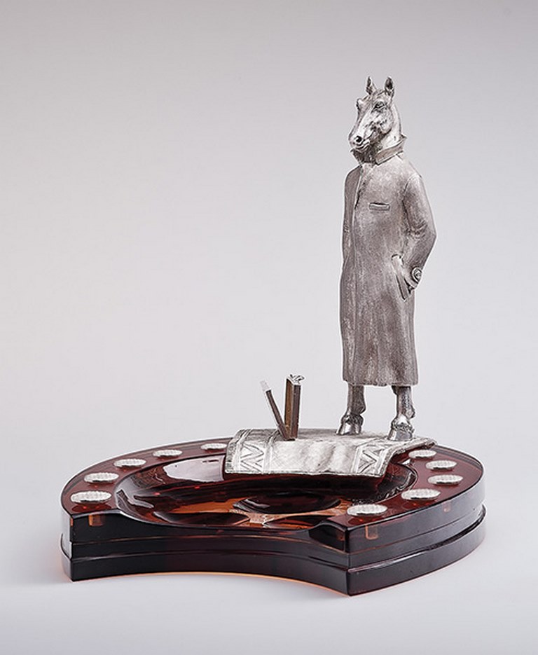 картинка Пепельница «Конь в пальто» (серебро) от магазина Бизнес подарки+