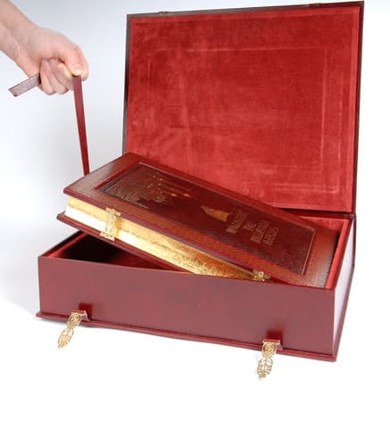 картинка Книга " Джильс Флетчер. Дером Горсея. Четыре столетия под запретом" (в коробе) от магазина Бизнес подарки+