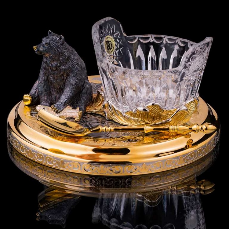 картинка Златоустовская икорница с позолотой Медведь на рыбалке от магазина Бизнес подарки+